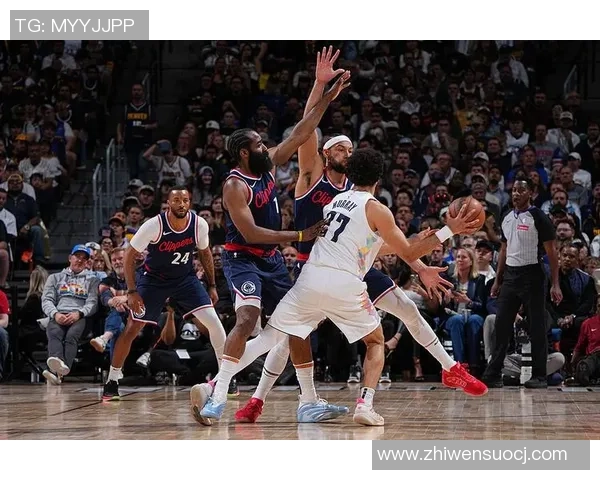 快船与掘金精彩对决黑白直播全程回顾与分析